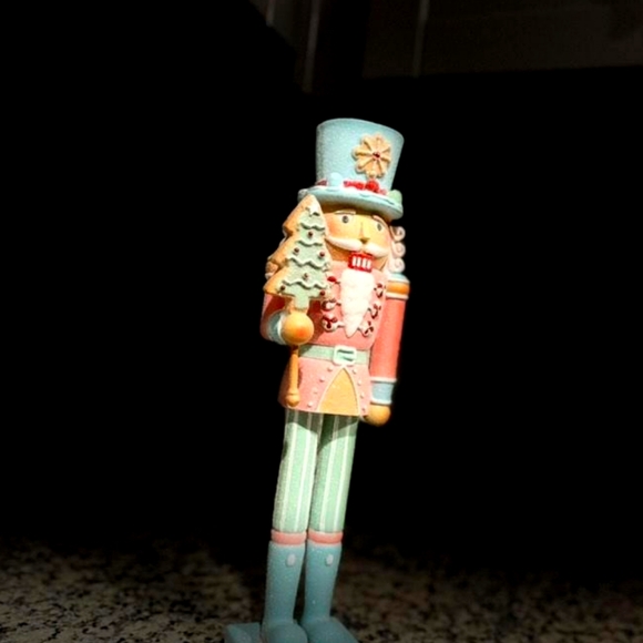 Pink Pastel Christmas Nutcracker W Gingerbread Tree/ Cupcakes Cashmere - Picture 4 of 6